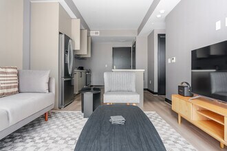 1313 L St NW in Washington, DC - Foto de edificio - Building Photo