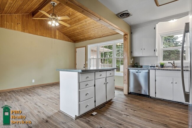 property at 6029 N Bryant Ave