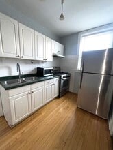 5852 W Higgins Ave in Chicago, IL - Building Photo - Building Photo