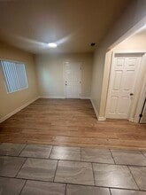 329 1/2 E Gage Ave in Los Angeles, CA - Building Photo - Building Photo