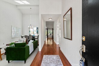 27242 Cordero Ln in Mission Viejo, CA - Foto de edificio - Building Photo