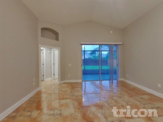 1549 Firewheel Dr in Zephyrhills, FL - Building Photo - Building Photo