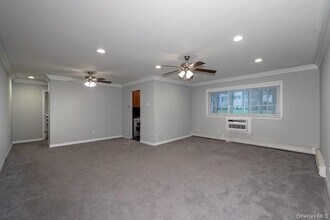 554 New Hwy in Hauppauge, NY - Building Photo - Building Photo