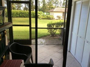 5825 Rattlesnake Hammock Rd, Unit 107 in Naples, FL - Foto de edificio - Building Photo