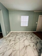 21915-21917 W Newberry Rd in Newberry, FL - Foto de edificio - Building Photo