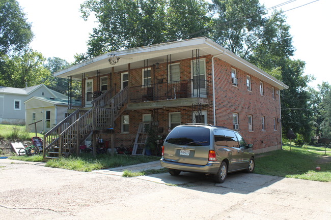 315 E Sand St in Pacific, MO - Foto de edificio - Building Photo