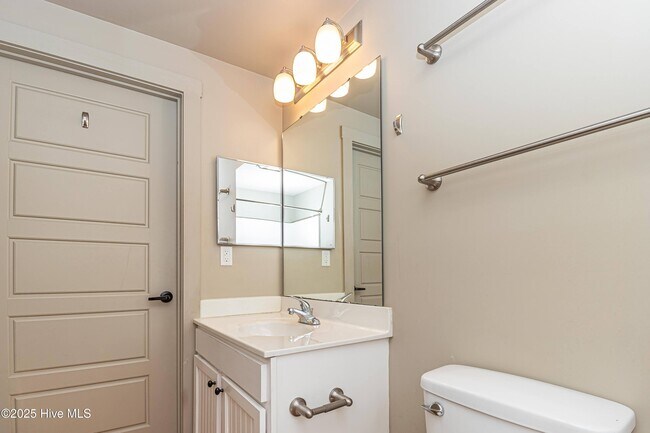 215 Nash St-Unit -E in Wilson, NC - Building Photo - Building Photo