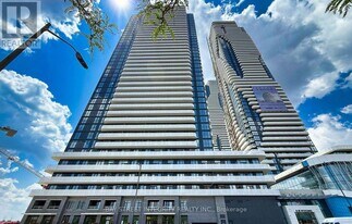 28 Interchange Wy in Vaughan, ON - Building Photo