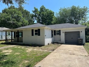100 N Olive St in Searcy, AR - Building Photo - Building Photo
