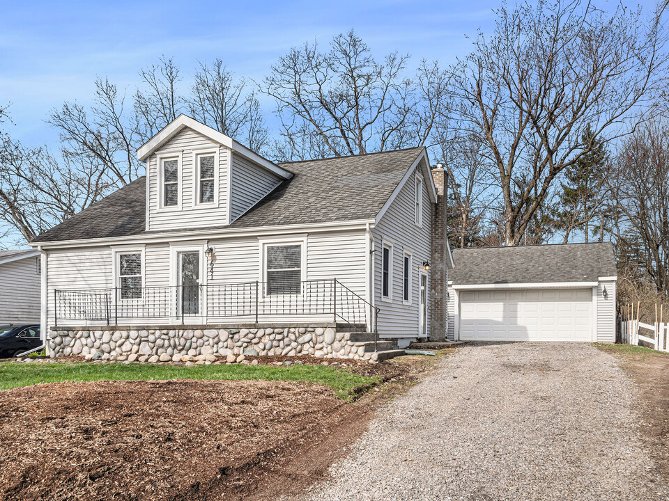 641 Dellwood Dr in Ann Arbor, MI - Building Photo