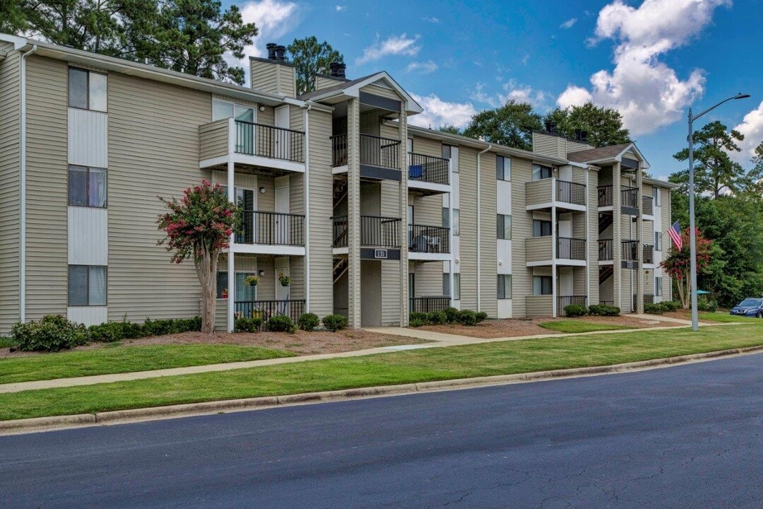 Morganton Place Apartment Homes in Fayetteville, NC - Foto de edificio