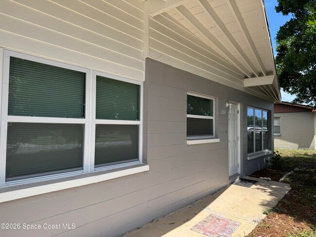 204 W Alma Dr in Melbourne, FL - Building Photo - Building Photo