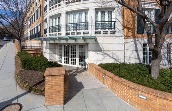 Georgetown Heights in Washington, DC - Foto de edificio - Building Photo