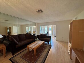 2928 Bancroft Cir E, Unit 1122 in Palm Harbor, FL - Building Photo - Building Photo