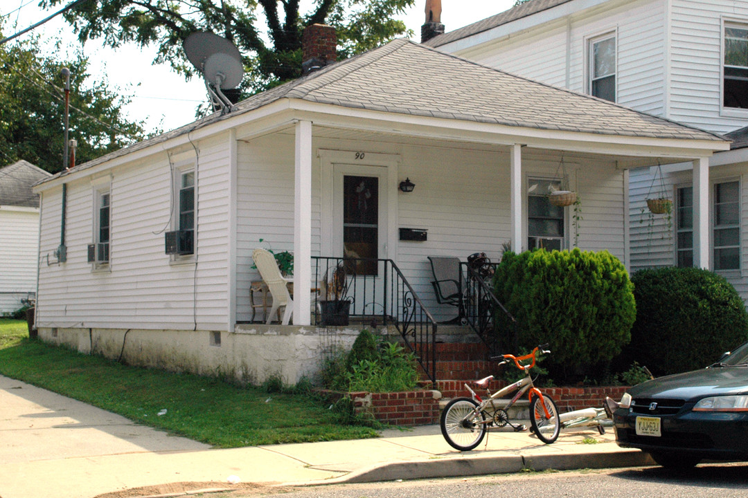 90 Poplar Ave in Deal, NJ - Building Photo