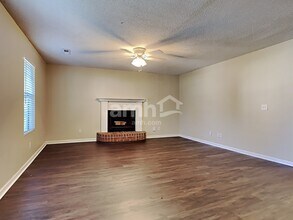 126 Apache Dr in Summerville, SC - Foto de edificio - Building Photo