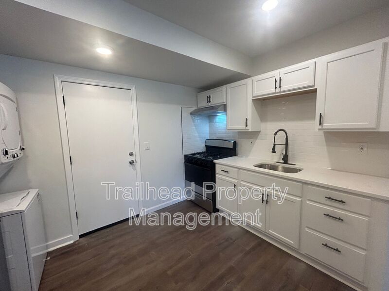 6417 Brookside Rd in Kansas City, MO - Building Photo