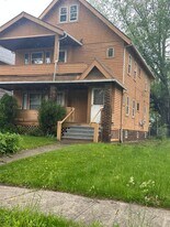 13501 4th Ave in East Cleveland, OH - Building Photo