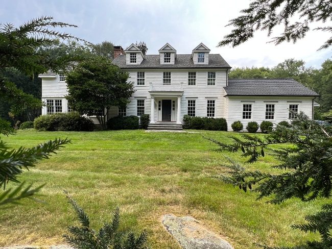 120 Merwins Ln in Fairfield, CT - Building Photo - Building Photo