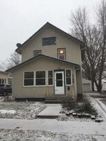 1134 Bertch Ave in Waterloo, IA - Building Photo