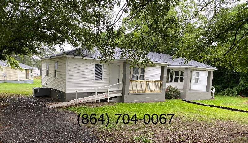 608 S Main St in Belton, SC - Building Photo