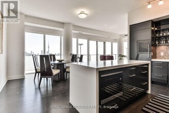 65 St Mary St in Toronto, ON - Building Photo - Building Photo