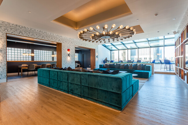 Herald Towers in New York, NY - Building Photo - Interior Photo