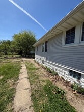 1237 E Johns Ave in Decatur, IL - Foto de edificio - Building Photo