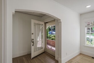 1316 Bernal Ave in Burlingame, CA - Foto de edificio - Building Photo