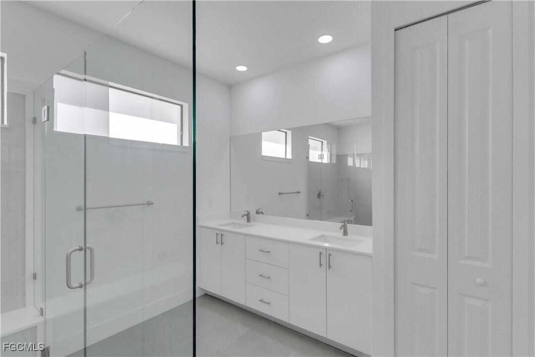 1005 State Ave in Lehigh Acres, FL - Building Photo