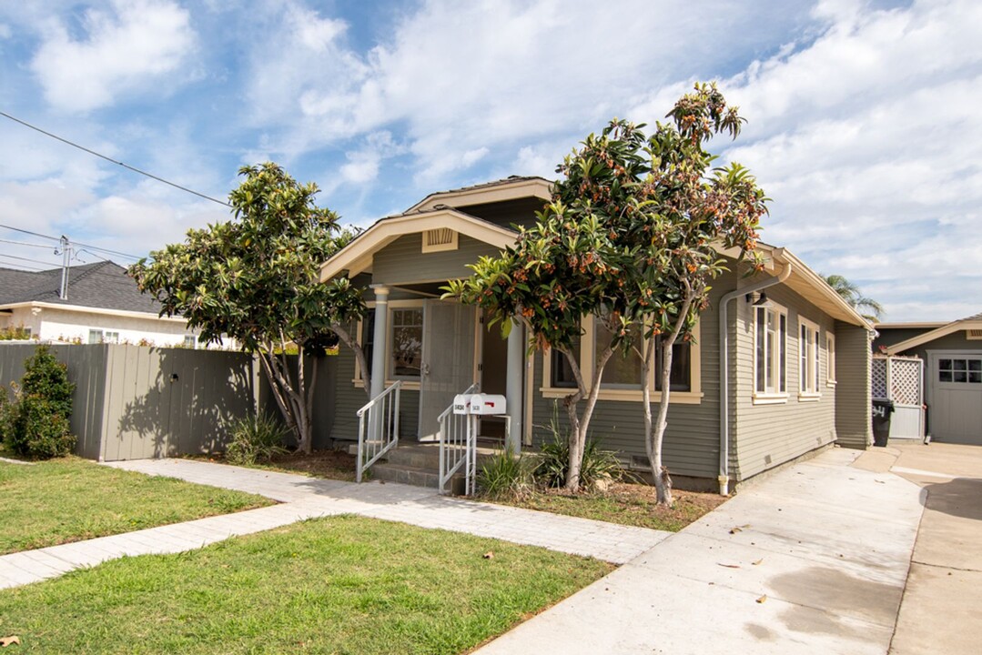 5434-5438 Adams Ave in San Diego, CA - Building Photo