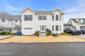 30 S Surf Rd in Lavallette, NJ - Building Photo - Building Photo