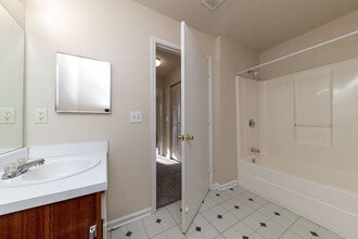 Creekside in Pulaski, TN - Building Photo - Building Photo