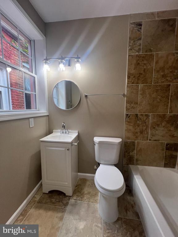 2543 Edmondson Ave in Baltimore, MD - Building Photo - Building Photo