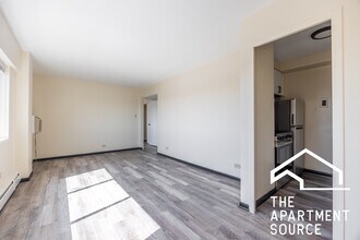 1400 Chicago Ave, Unit 802 in Evanston, IL - Building Photo - Building Photo