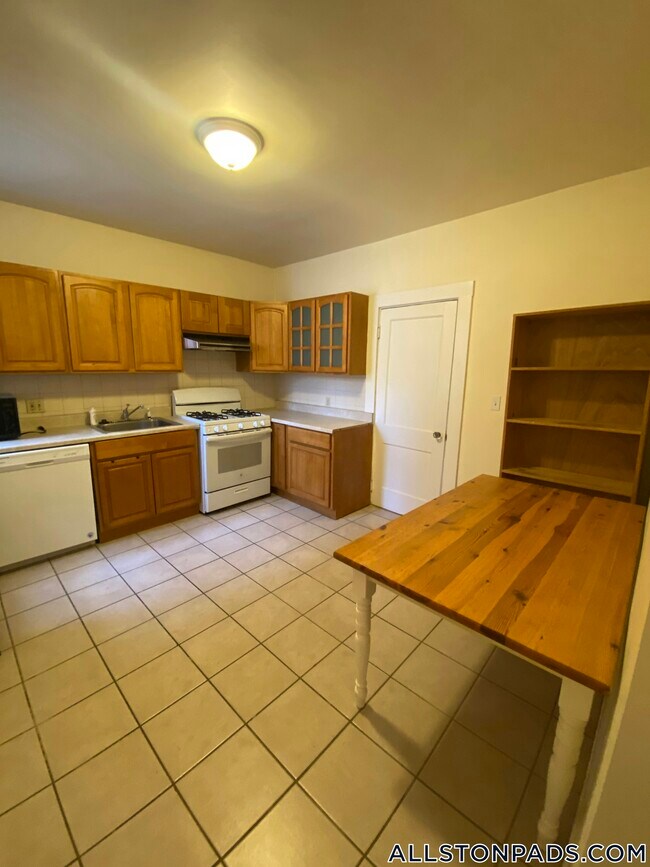 194 Kelton St in Boston, MA - Building Photo - Building Photo
