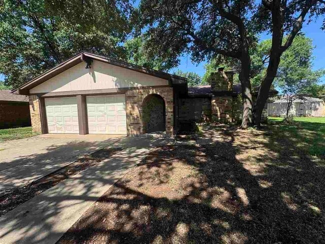 property at 3002 Cromwell Ave