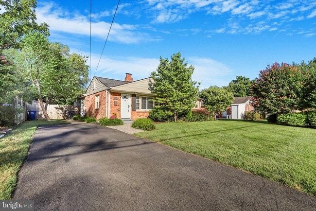 8011 Jackson Rd in Alexandria, VA - Building Photo - Building Photo