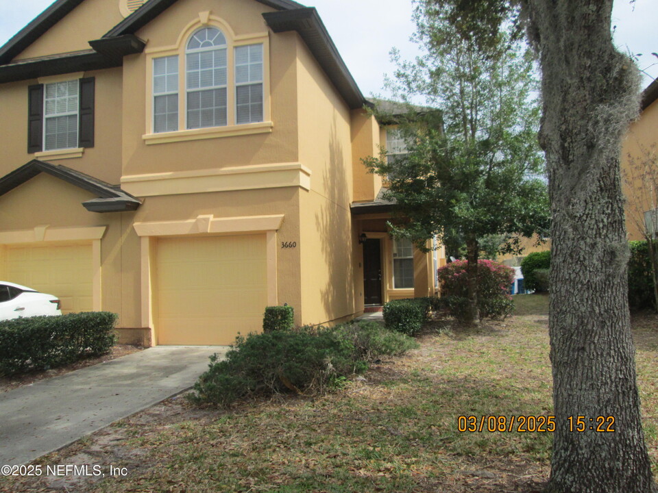 3660 Hartsfield Forest Cir in Jacksonville, FL - Foto de edificio