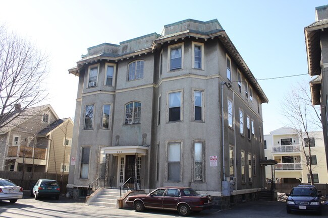 Capitol Square Apartments in Arlington, MA - Building Photo - Building Photo