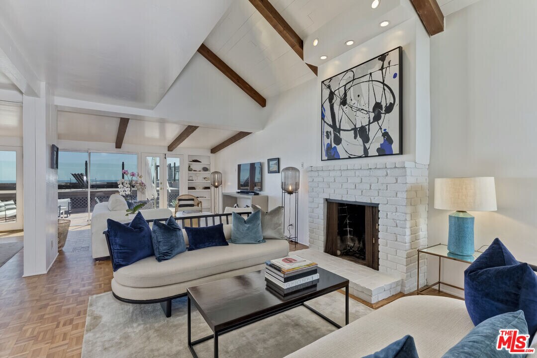 23350 Malibu Colony Rd in Malibu, CA - Building Photo