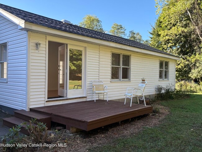 551 NY-217 in Hudson, NY - Building Photo - Building Photo