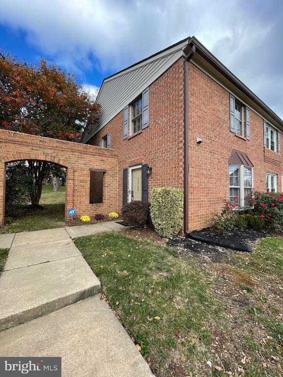 property at 5737 Independence Cir