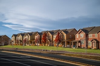 Red Hawk Crossings in Castle Rock, CO - Building Photo - Building Photo