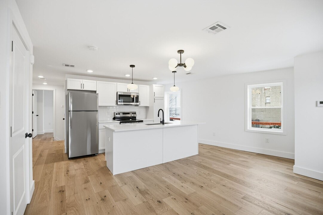 2302 E Norris St in Philadelphia, PA - Building Photo