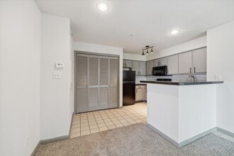 1710 W T C Jester Blvd in Houston, TX - Building Photo - Building Photo