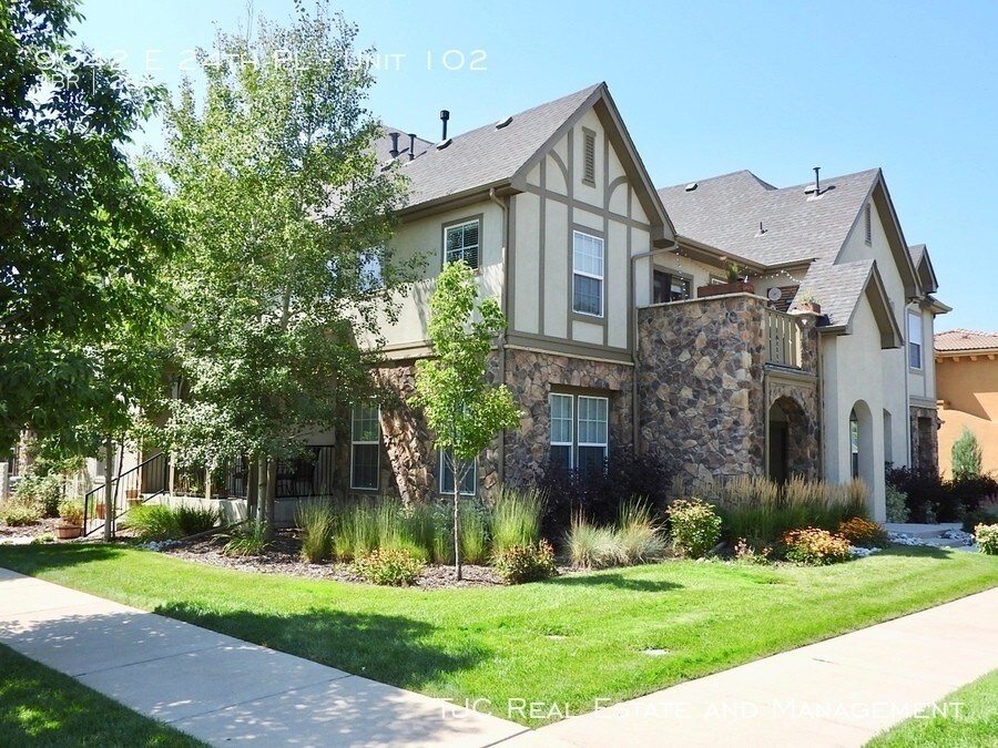 9042 E 24th Pl-Unit -Unit 102 in Denver, CO - Building Photo
