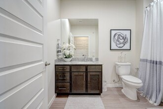 The Encore Apartments in Edmond, OK - Foto de edificio - Building Photo