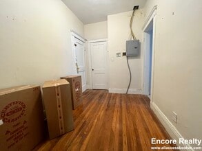 15 Egremont Rd, Unit 1 in Boston, MA - Building Photo - Building Photo