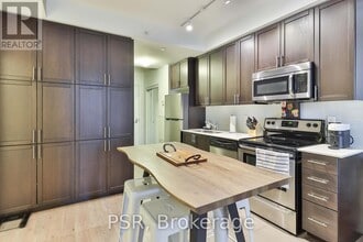 36 Via Bagnato in Toronto, ON - Building Photo - Building Photo